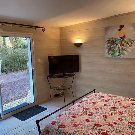 Le Clos Des Chenes Guest house